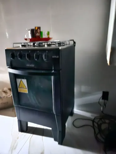 Vendo fogão 4 bocas seminovo 