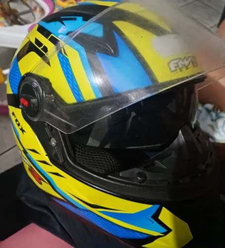 Capacete