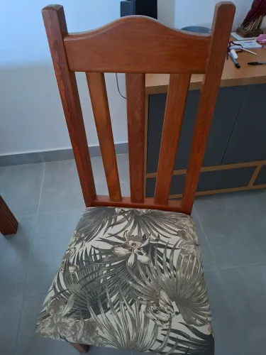 Mesa e cadeiras sala de Jantar