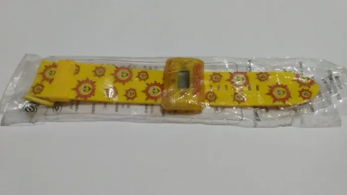 Relógio promocional Solzinho da Ri happy bateria gasta.