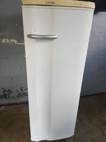 Vendo geladeira Electrolux
