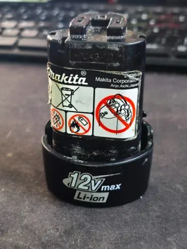 Bateria original Makita 12V usada BL1014 funcionando perfeitamente HP330D TD090D HP2016D