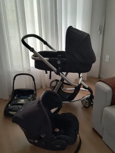 Carrinho de Bebê com Bebê Conforto Safety 1st
