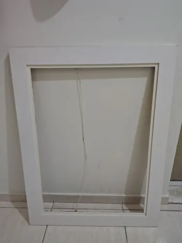 Moldura branca para quadro de fotos ou espelho