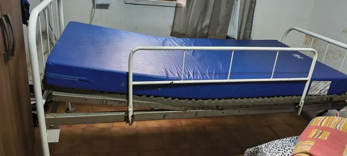 Vende-se cama hospitalar