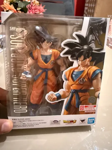 Goku super hiro shf original bandai