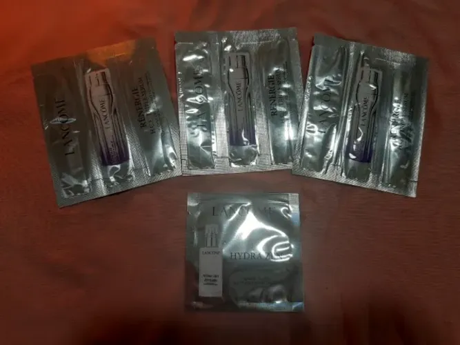 Kit 4 Amostras Lancôme (3x Rénergie H.C.F. Triple Serum + 1x Hydra Zen) Original