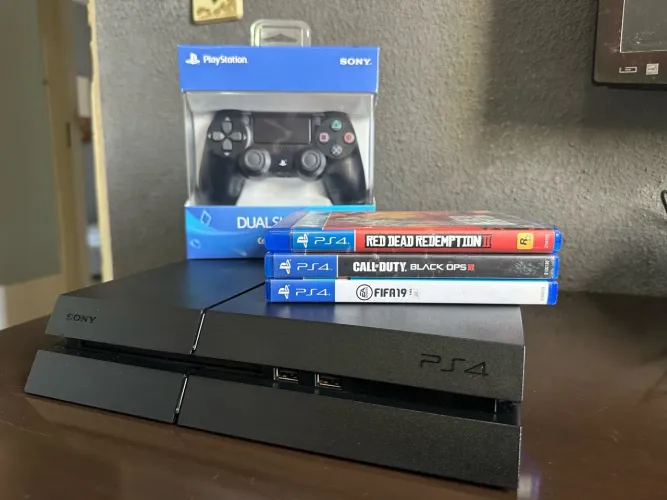 PlayStation 4 + Manete Original Lacrada, Acompanha 3 jogos