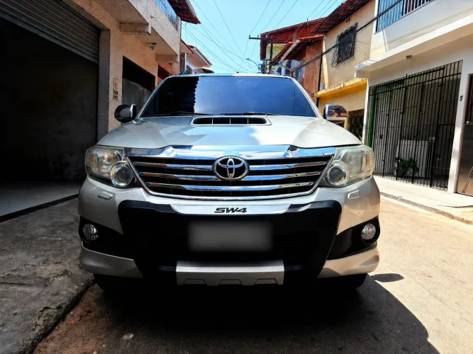 Toyota Hilux SW4 SRV D4-d 4X4 3.0 TDI Dies. AUT 2015