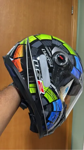 CAPACETE LS2 - ZERADO, UTILIZADO 2 vezes.