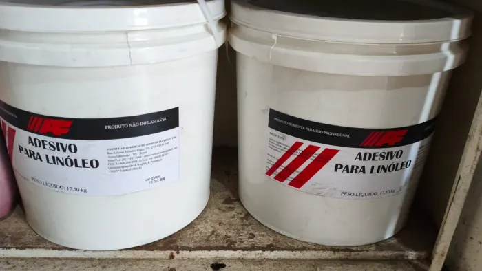 2 Colas de 17,5 kg  para piso vinílico profissional 