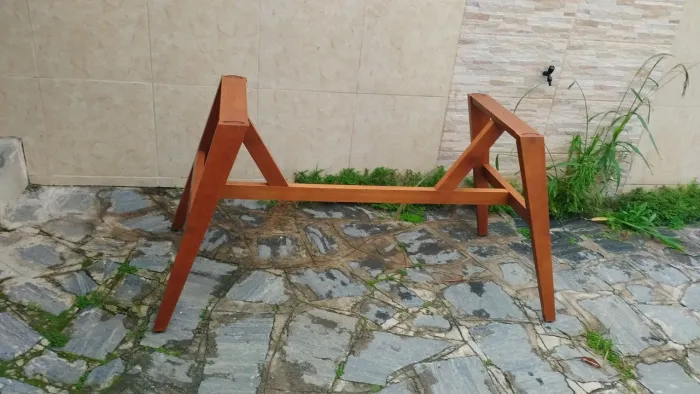 Em madeira