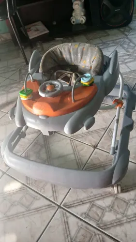 Andadeira infantil 