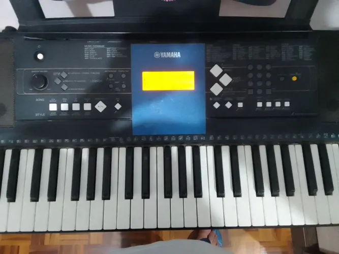 Vendo teclado Yamaha PSR E333