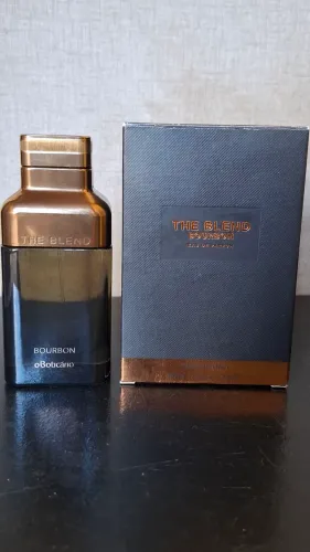 THE BLEND BOURBON (Obs: Aberto Apenas Para Sentir o Cheiro) Perfume Cheio Como Novo !