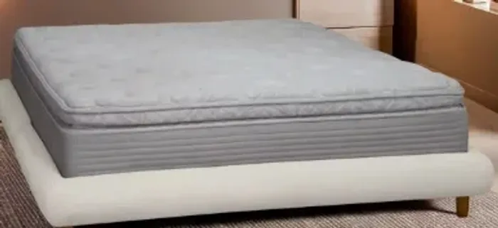 Cama king com a base - apenas 6 meses de uso