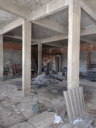 Vendo terreno com base e laje pronta!!!