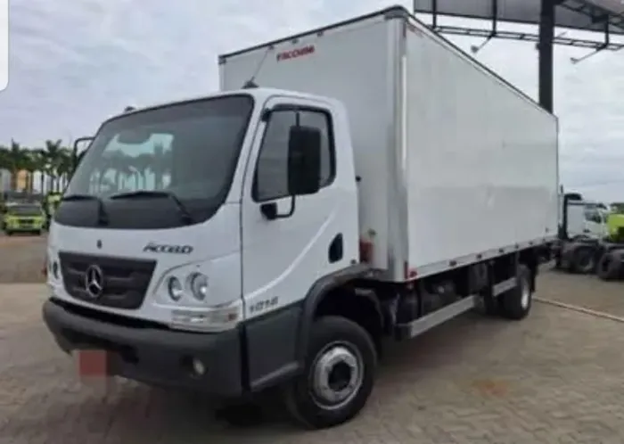 MB Acello 1016 2022 com Baú