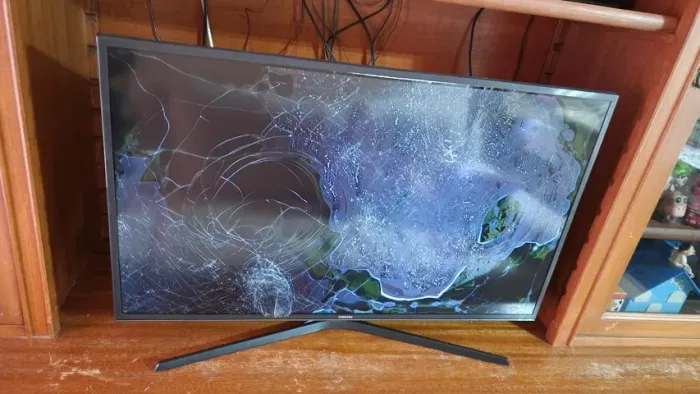 Smart TV Samsung 4k de 40 polegadas (para retirada de peças)