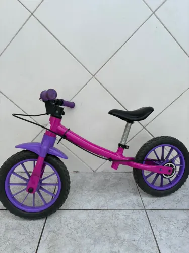 Bicicleta de equilíbrio infantil