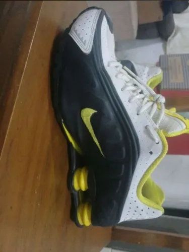 nike shox r4 original