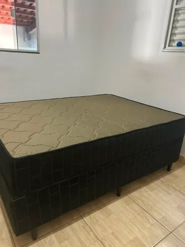 Cama Queen com 02 meses de uso