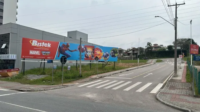 Terreno de Esquina à Venda - 788m² no Bairro Passa Vinte | Excelente Localização