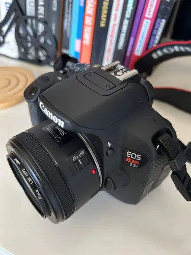 Canon EOS Rebel T5i + Lente Canon EF 50mm f/1.8 STM - Completa