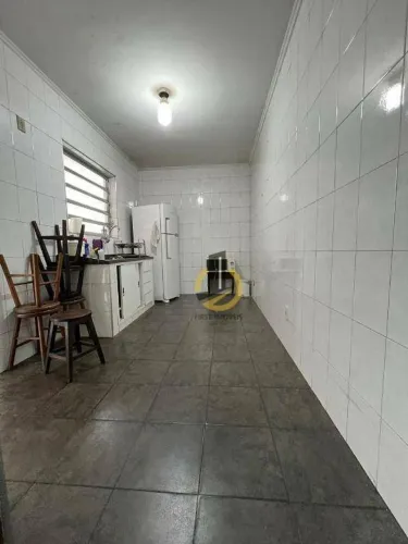 Casa térrea para locação ou venda - 240m² - 3 dormitórios - 2 vagas - na Vila Monumento