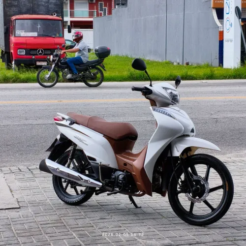 Shineray Jet 125 SS 2025 (Carburada) Branca/Marrom - Apenas 2.900 km!