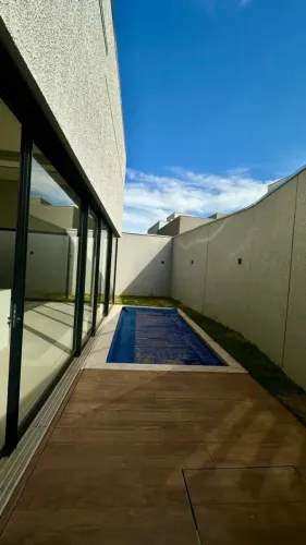 Térrea para aluguel e venda tem 212 metros quadrados com 3 quartos