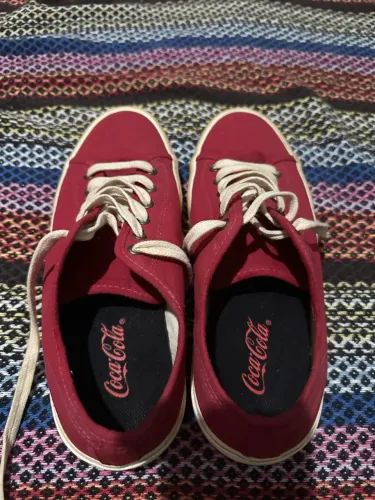 Tênis coca-cola