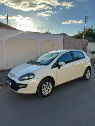 Fiat Punto Attractive 1.4 Fire Flex 8V 5P 2014