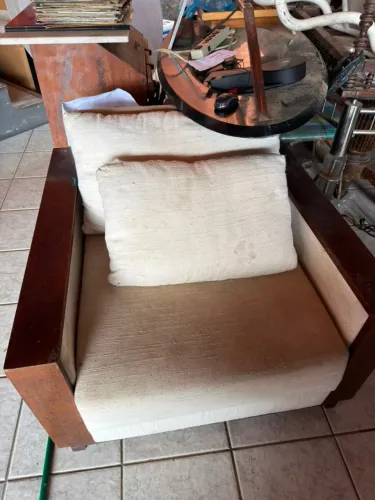 Poltrona Vintage / Retrô (Braços em Madeira Maciça)