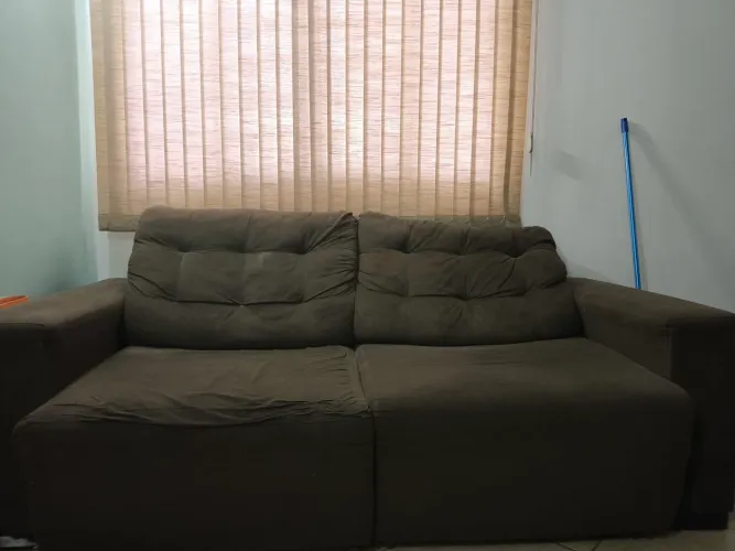 Vende-se sofá usado, infelizmente não entrego.