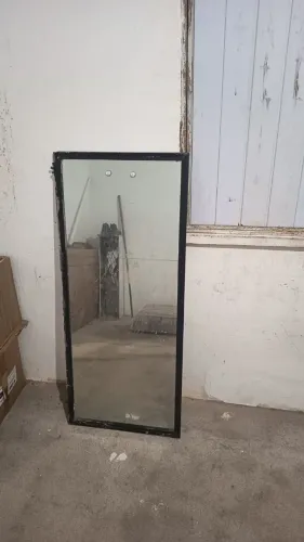 Janela de ferro com vidro