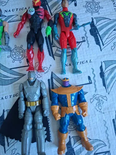 Bonecos super heróis 