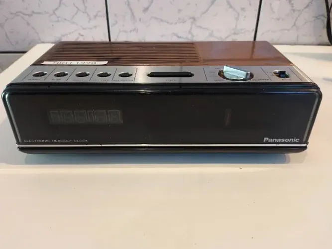 Relógio Panasonic RC-200 para peças ou possível restauro