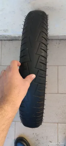 Pneu 90/90/18
