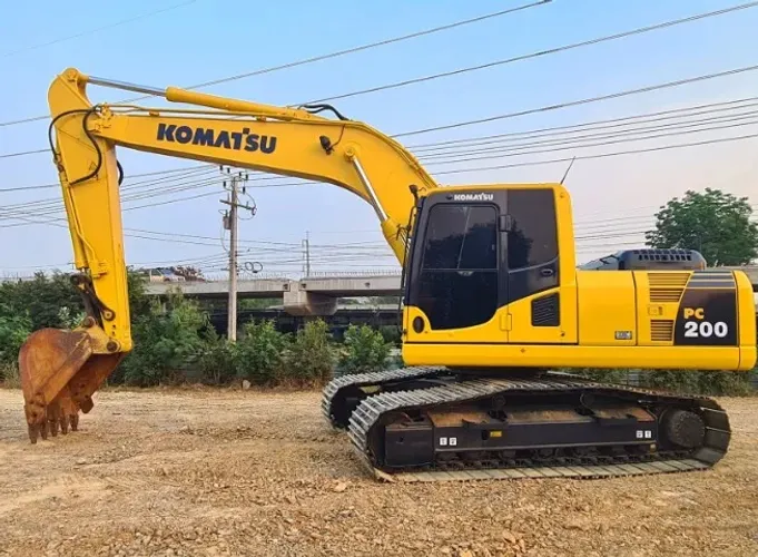Escavadeira Hidráulica Komatsu pc200 Ano 2016