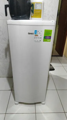 Vendo fogão novinho e geladeira novinha semi automática com menos de 3 meses de uso