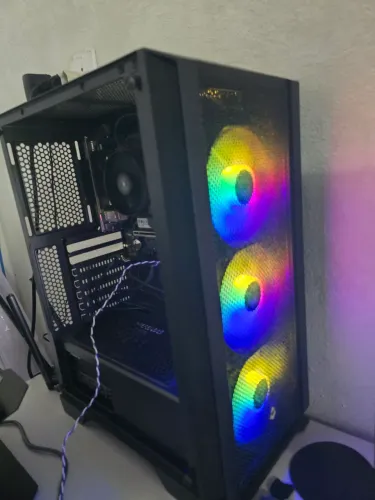 PC GAMER RYZEN 5 3400G + 16GB RAM