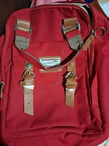 Mochila vermelho tecido resistente 