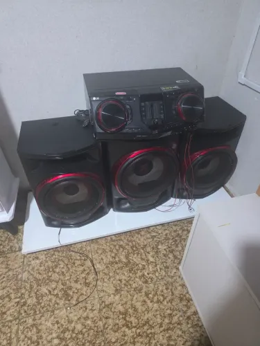 LG XBOOM POTENTE