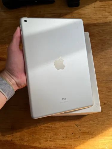 iPad 9 64GB Cinza Espacial Seminovo OLX Pay Parcelo 18x Troca