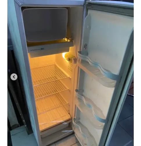 Geladeira cônsul 239litros
