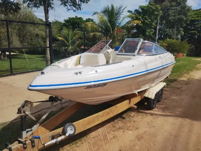 Lancha Focker 19 pês 2010 com Mercury 115hp e carreta rodoviária