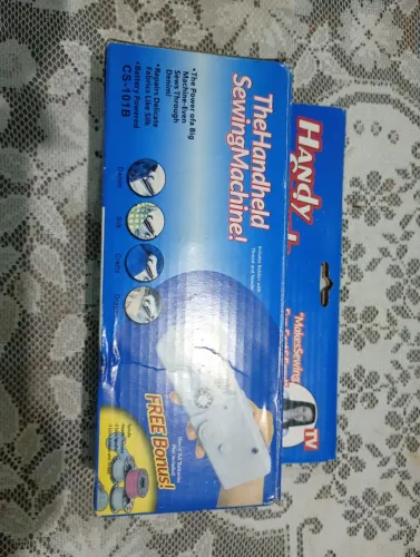 Máquina de costura portátil , comprei mas soube usar .