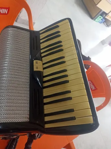 Acordeon 80 baixos para venda