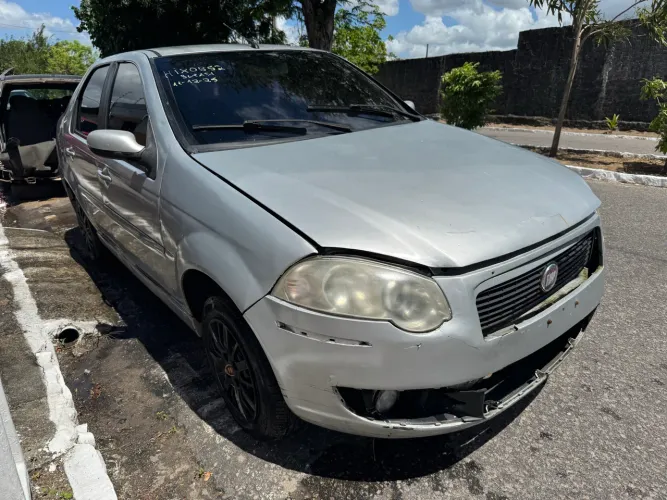 Fiat Siena 1.4 2010 (sucata)